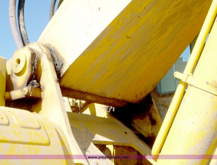 image for item 2095 2002 Kobelco SK480LC excavator