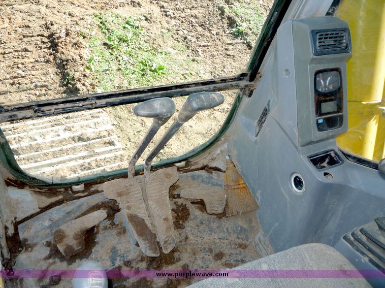 image for item 2095 2002 Kobelco SK480LC excavator