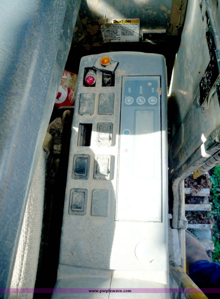 image for item 2095 2002 Kobelco SK480LC excavator