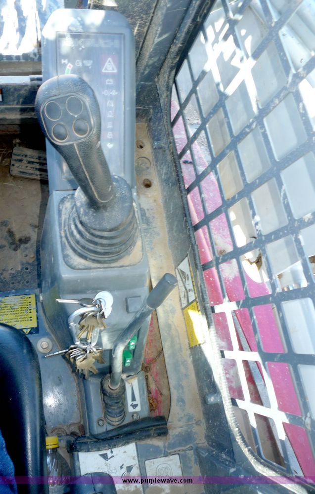 image for item 2096 2006 Takeuchi TL140 skid steer