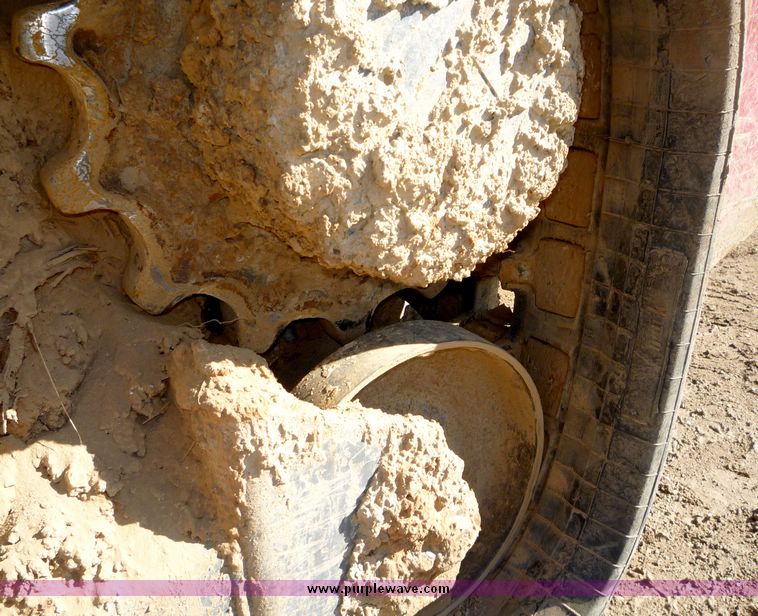 image for item 2096 2006 Takeuchi TL140 skid steer