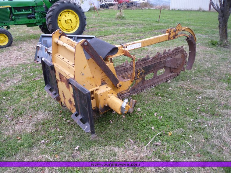 image for item 2101 Vermeer V1650 trencher skid steer attachment