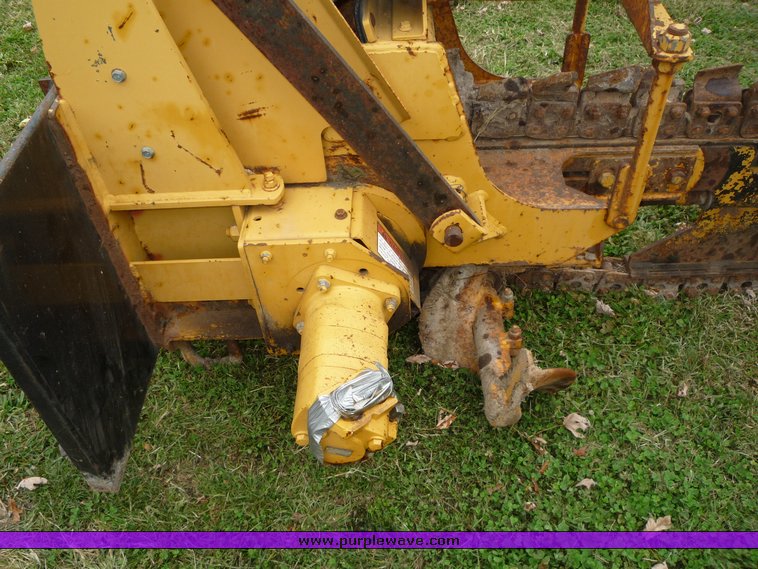 image for item 2101 Vermeer V1650 trencher skid steer attachment