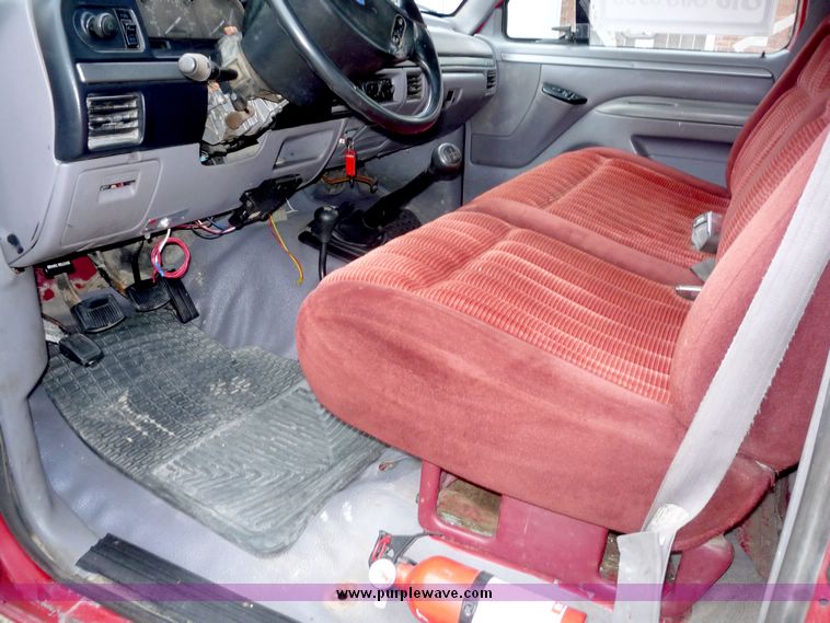 image for item 2105 1995 Ford F350 dually pickup