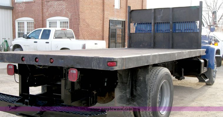 image for item 2106 1989 GMC Top Kick flatbed truck