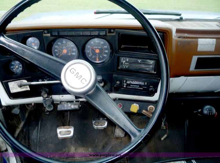 image for item 2106 1989 GMC Top Kick flatbed truck