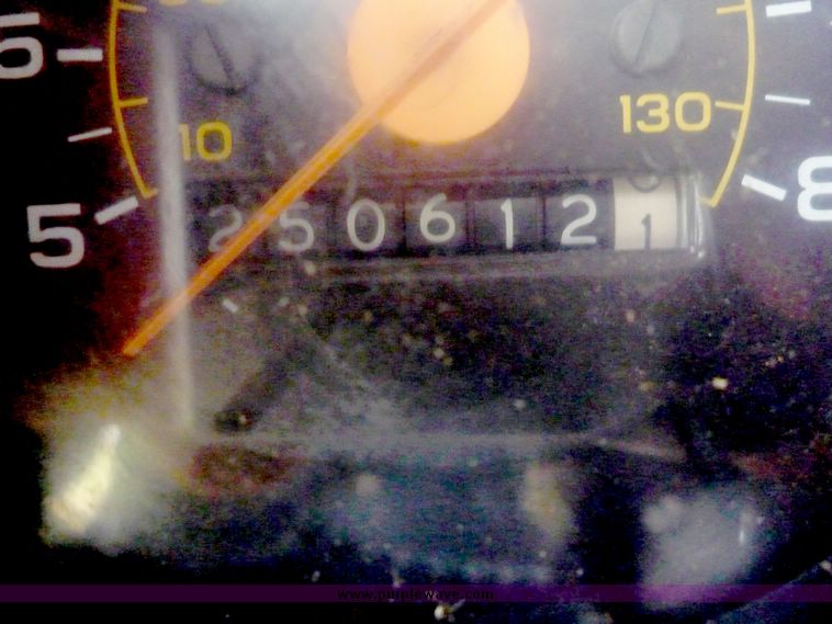 image for item 2106 1989 GMC Top Kick flatbed truck