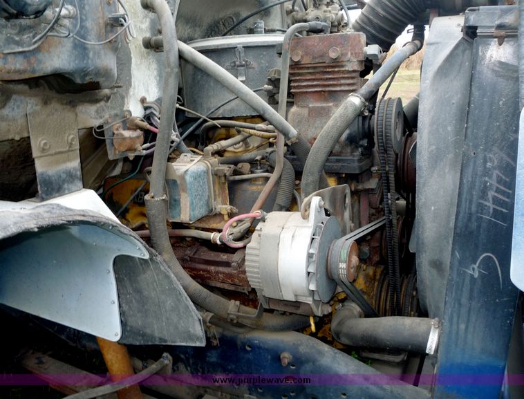 image for item 2106 1989 GMC Top Kick flatbed truck