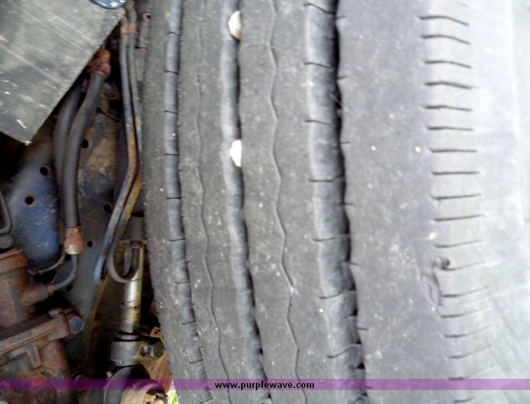 image for item 2106 1989 GMC Top Kick flatbed truck