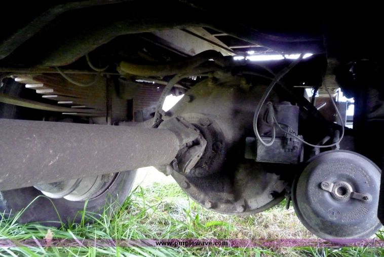 image for item 2106 1989 GMC Top Kick flatbed truck