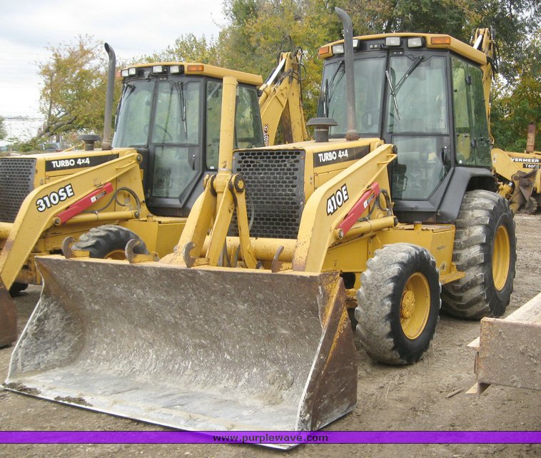 image for item 3910 1998 John Deere 410E loader backhoe