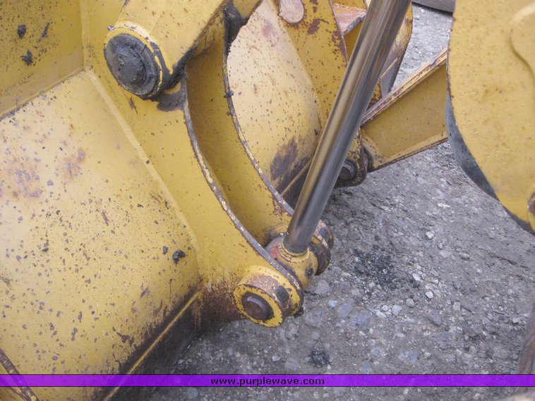 image for item 3910 1998 John Deere 410E loader backhoe