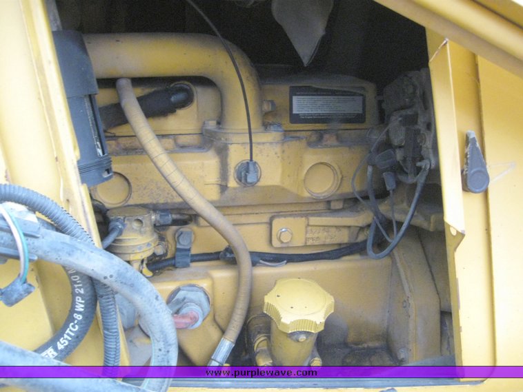 image for item 3910 1998 John Deere 410E loader backhoe