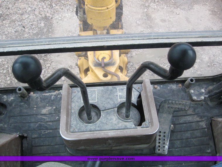 image for item 3910 1998 John Deere 410E loader backhoe