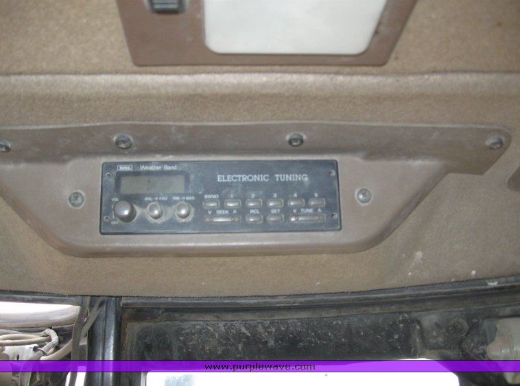 image for item 3910 1998 John Deere 410E loader backhoe