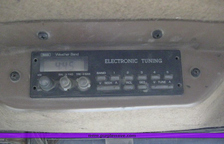 image for item 3911 1999 John Deere 310SE loader backhoe