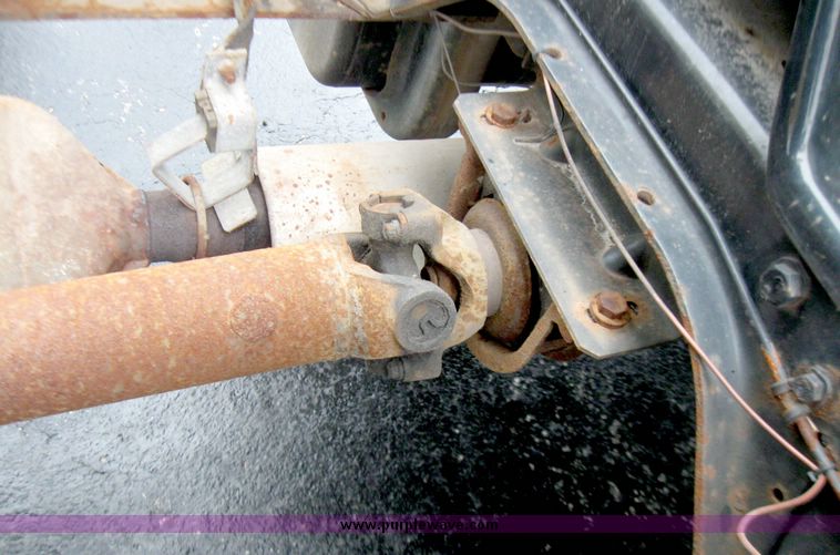 image for item 3966 1996 GMC Kodiak C7H042 Topkick truck with dump-bed