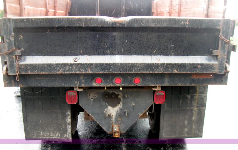 image for item 3966 1996 GMC Kodiak C7H042 Topkick truck with dump-bed