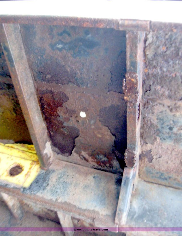 image for item 3966 1996 GMC Kodiak C7H042 Topkick truck with dump-bed