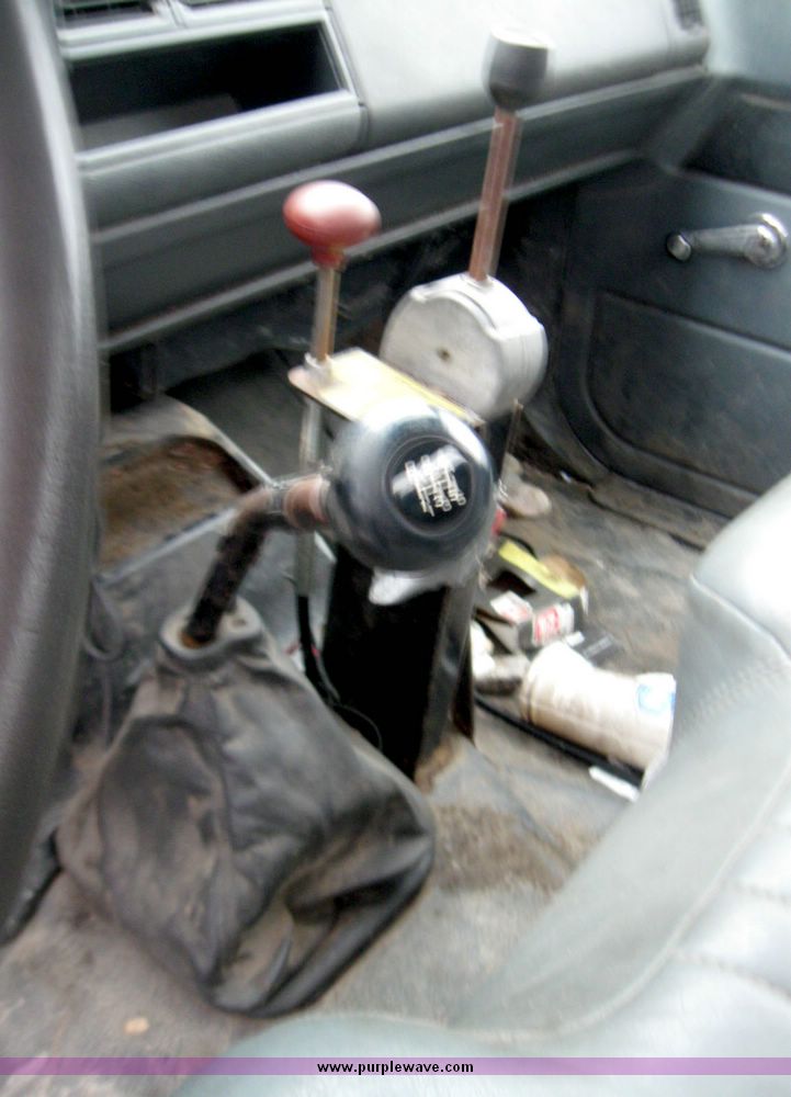 image for item 3966 1996 GMC Kodiak C7H042 Topkick truck with dump-bed