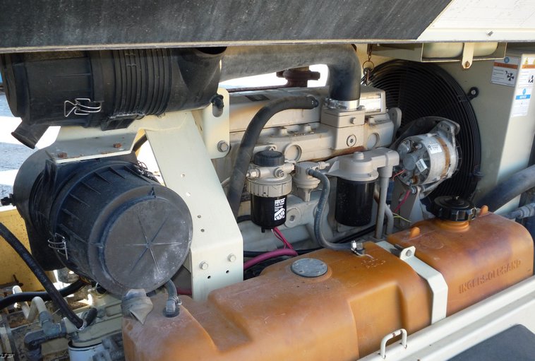 image for item 4093 2004 Ingersoll Rand P185WJD air compressor