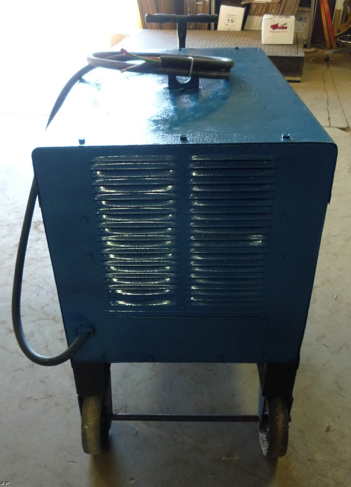 image for item 4123 Miller SRH-333 DC arc welder