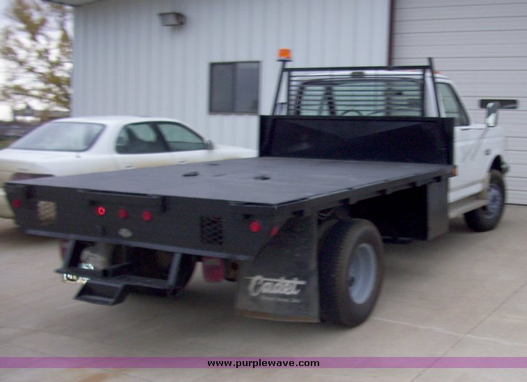 image for item 4154 1990 Ford F450 Super Duty truck