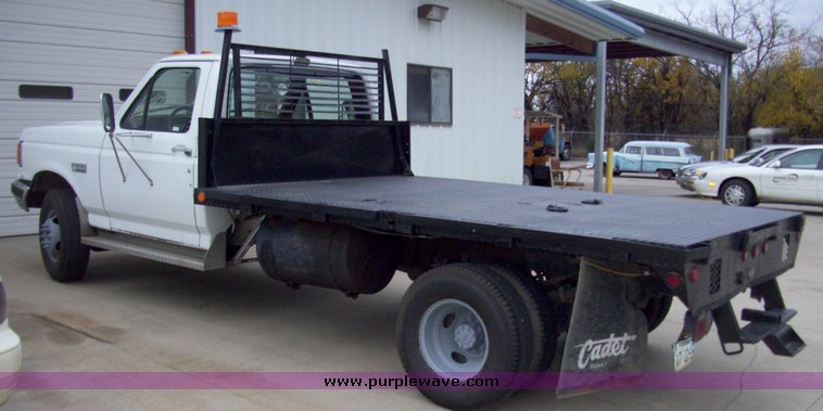 image for item 4154 1990 Ford F450 Super Duty truck