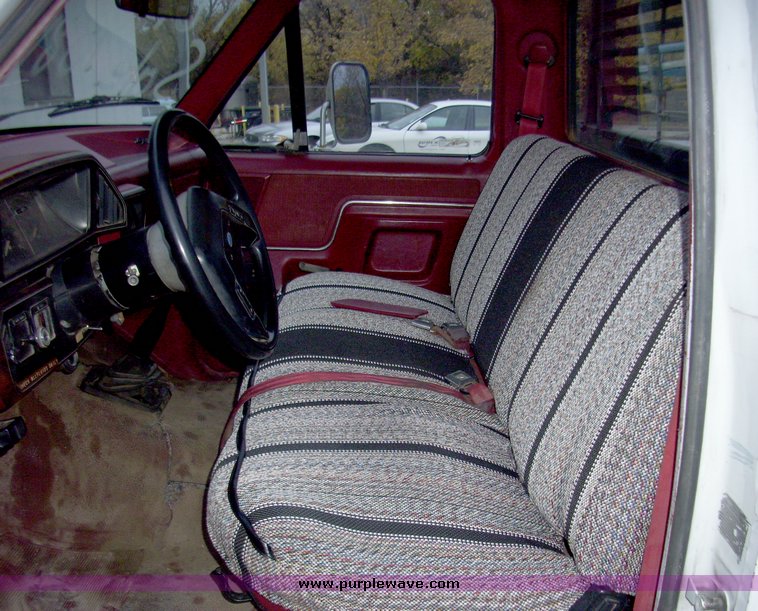 image for item 4154 1990 Ford F450 Super Duty truck