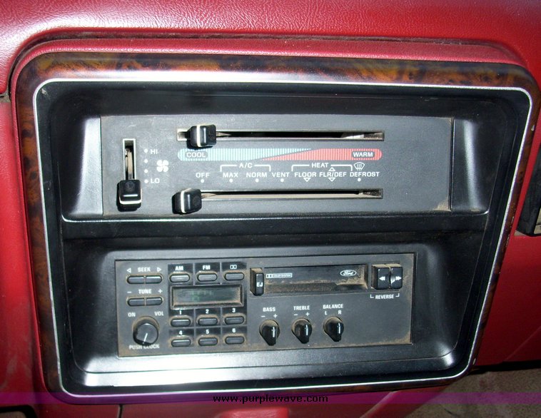 image for item 4154 1990 Ford F450 Super Duty truck