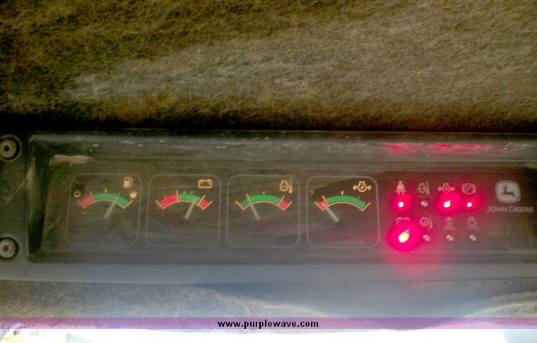 image for item 4185 2004 John Deere 240 Series II skid steer