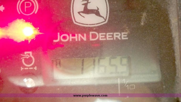 image for item 4185 2004 John Deere 240 Series II skid steer