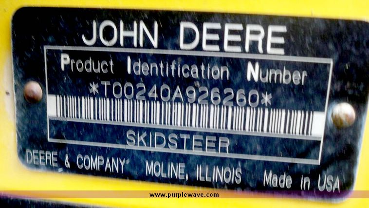 image for item 4185 2004 John Deere 240 Series II skid steer
