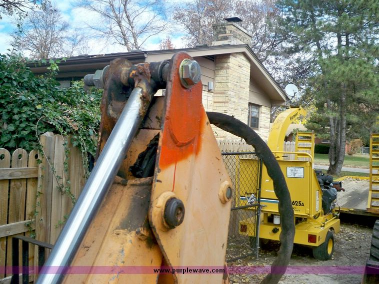 image for item 4186 2002 Allmond TLB-220 loader tractor backhoe