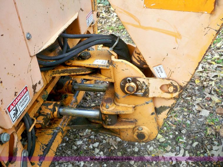 image for item 4186 2002 Allmond TLB-220 loader tractor backhoe