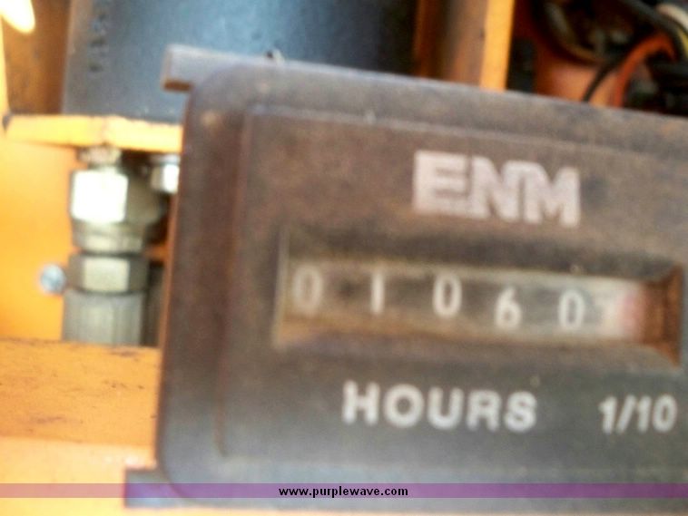 image for item 4186 2002 Allmond TLB-220 loader tractor backhoe