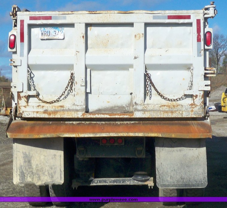 image for item 4321 1995 Volvo Aero WCA dump truck