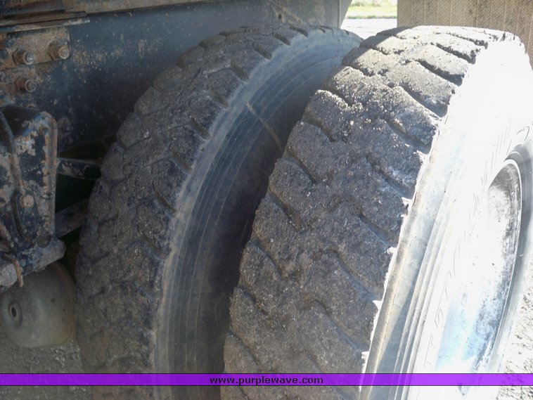 image for item 4321 1995 Volvo Aero WCA dump truck