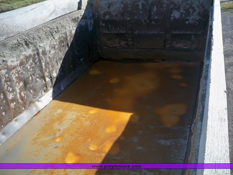 image for item 4321 1995 Volvo Aero WCA dump truck