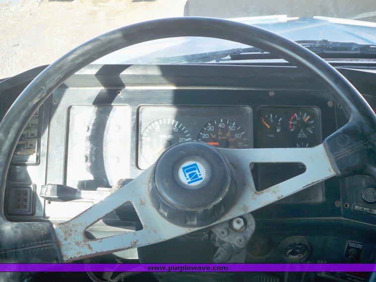 image for item 4321 1995 Volvo Aero WCA dump truck