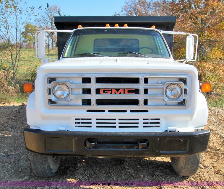 image for item 6017 1986 GMC C7000 dump truck