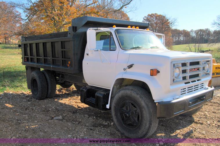 image for item 6017 1986 GMC C7000 dump truck