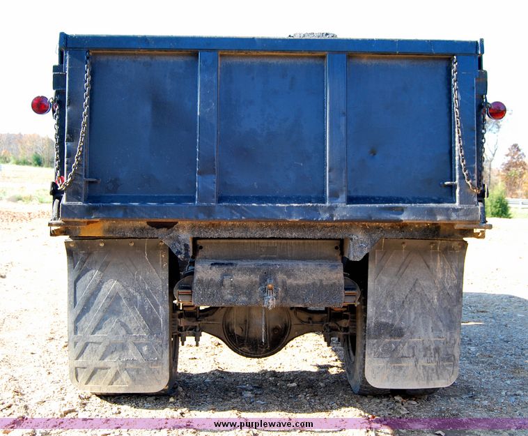 image for item 6017 1986 GMC C7000 dump truck