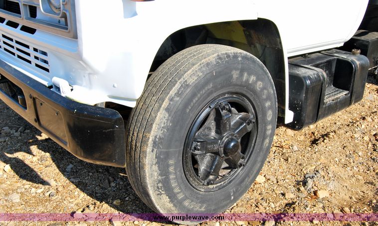 image for item 6017 1986 GMC C7000 dump truck