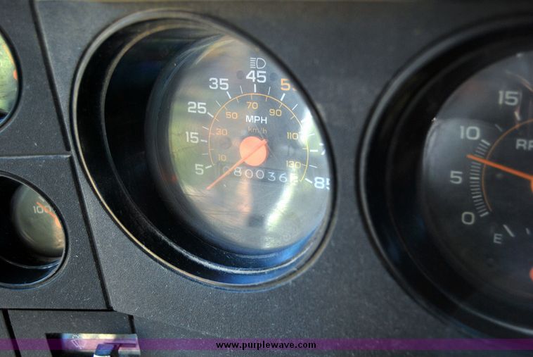 image for item 6017 1986 GMC C7000 dump truck