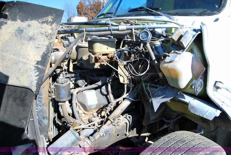 image for item 6017 1986 GMC C7000 dump truck