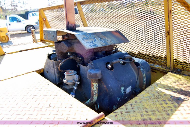 image for item 6020 1977 Blaw-Knox PF-22 wheel mounted asphalt paver