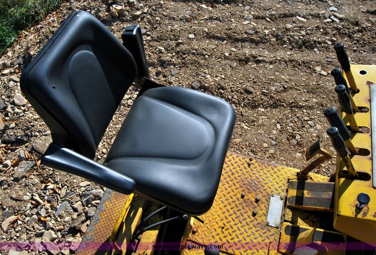 image for item 6020 1977 Blaw-Knox PF-22 wheel mounted asphalt paver