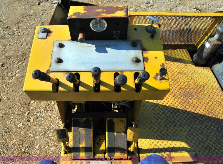 image for item 6020 1977 Blaw-Knox PF-22 wheel mounted asphalt paver