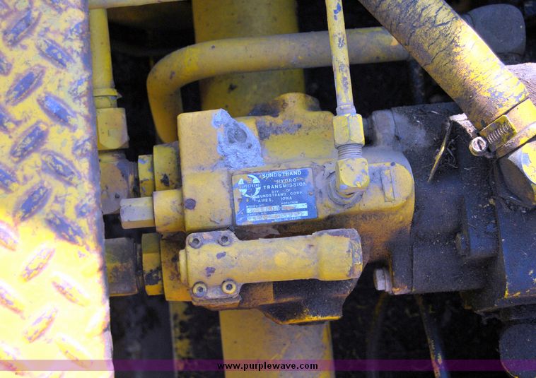 image for item 6020 1977 Blaw-Knox PF-22 wheel mounted asphalt paver